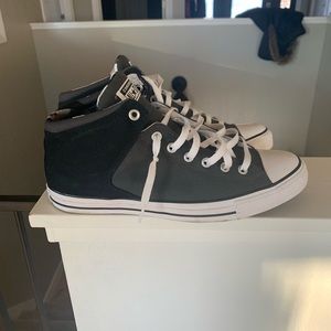Converse Chuck Taylor All Star Mid Top Foundation Sneaker